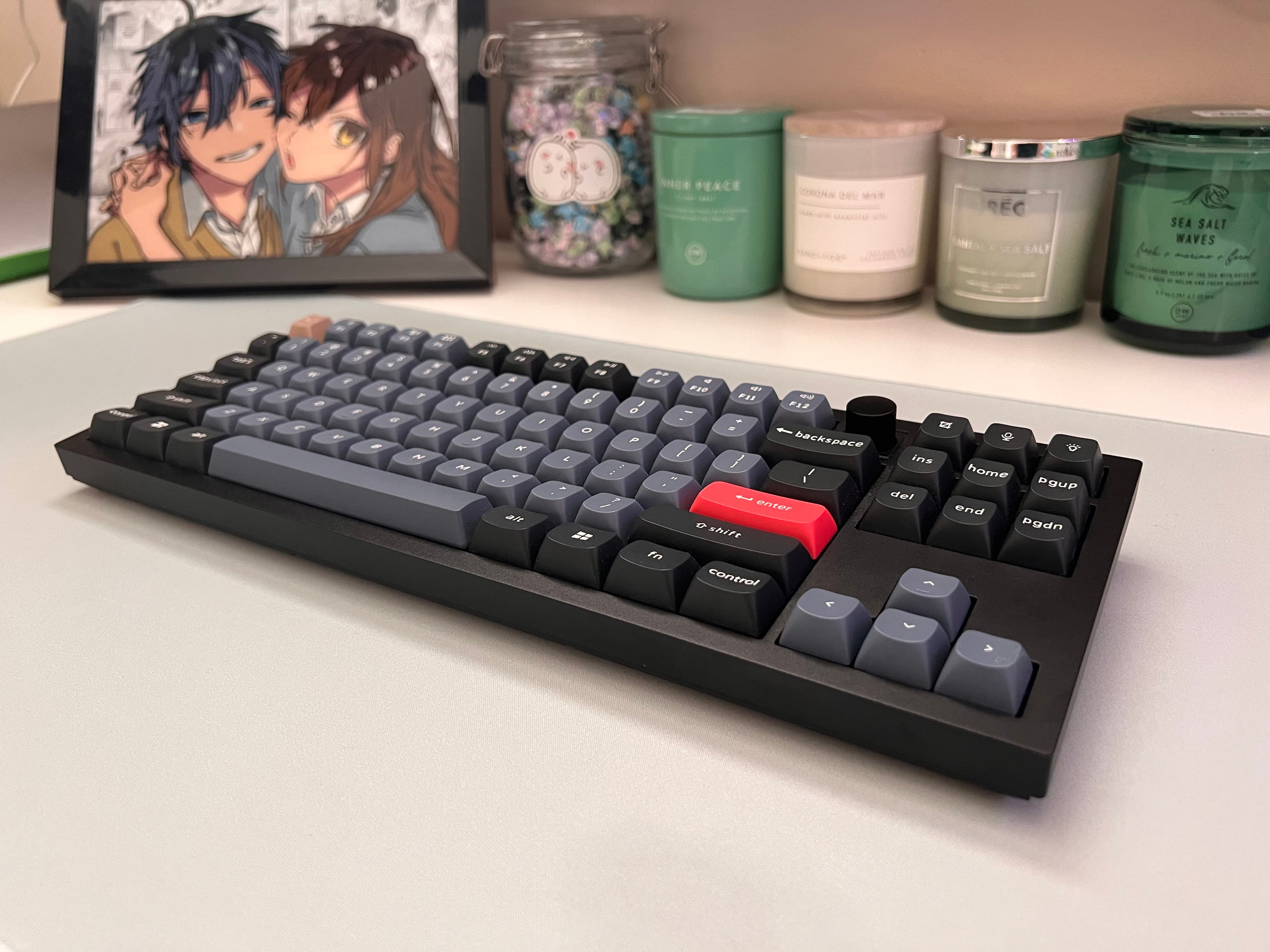 A right angle view of the Keychron Q3.