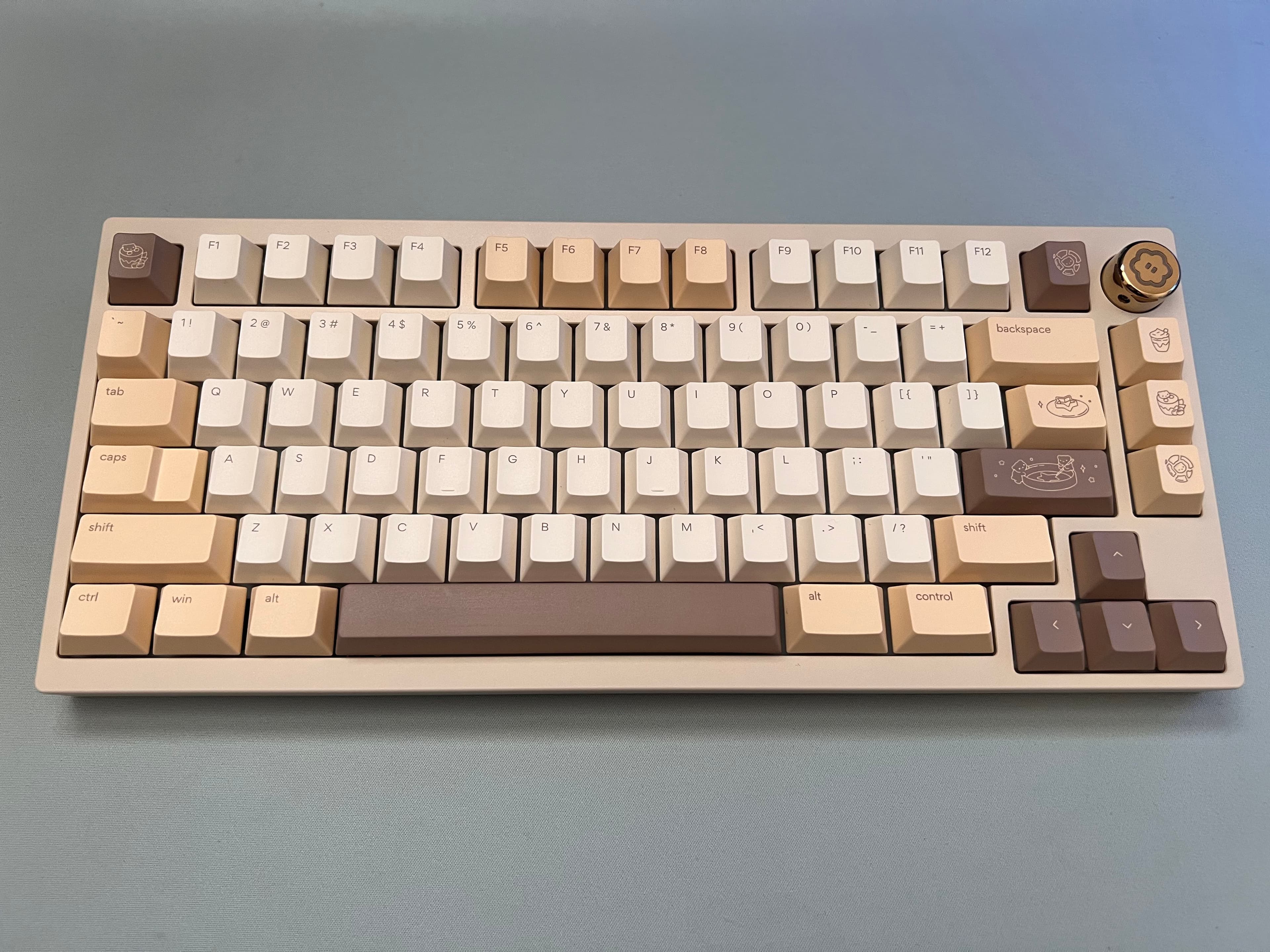 A top view of the QK75.